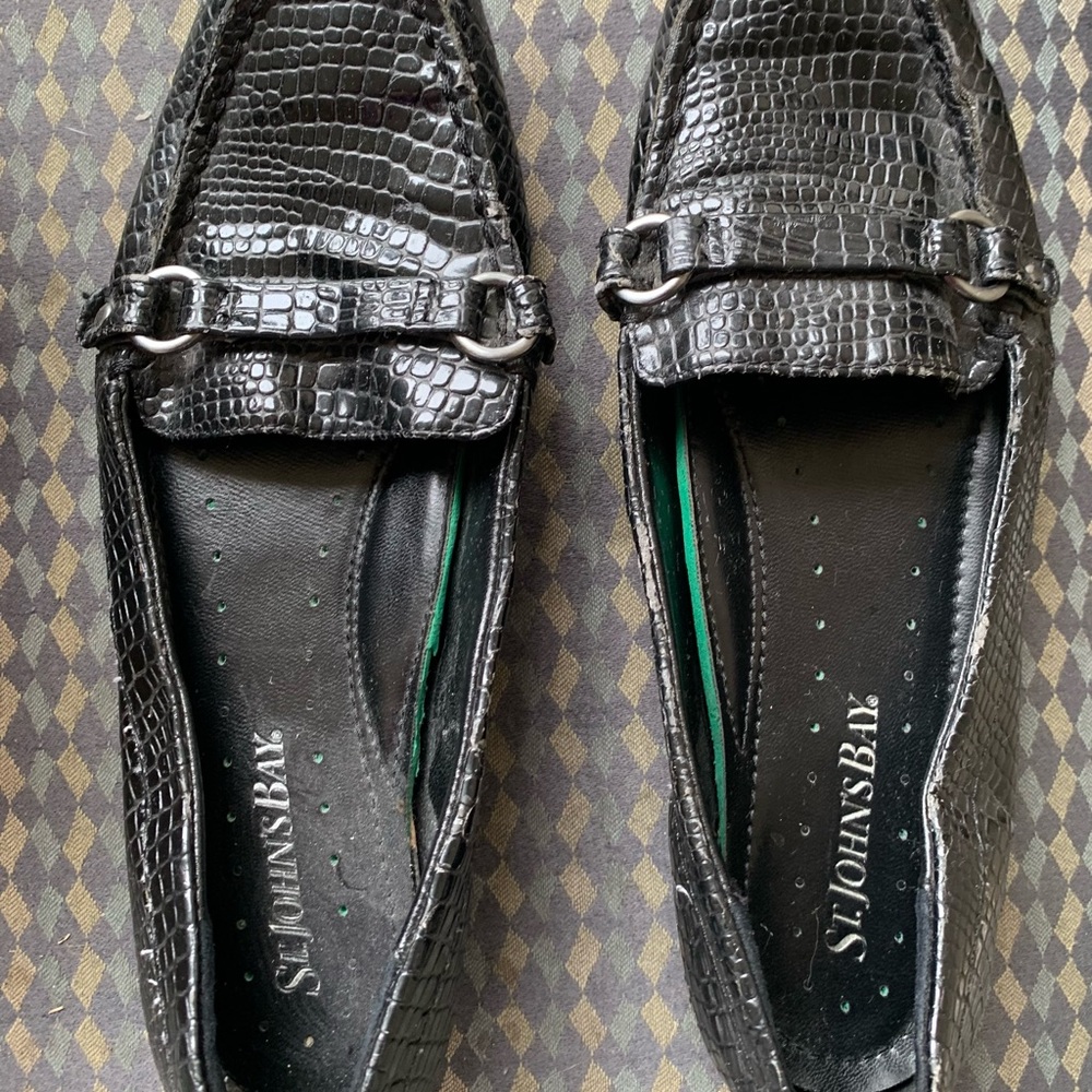💚3/$25 7 St. John's Bay Textured Black Loafers for Women